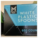 White plastic spoons 600 ct
