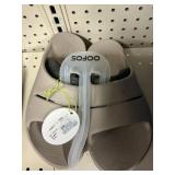 Oofos slides size M7W9