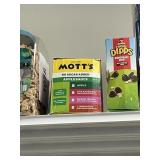 Motts NO sugar applesauce 32 pouches