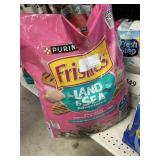Friskies land & sea 32lbs