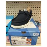 Hey Dude stretch canvas M9