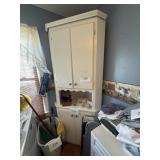 Corner cabinet 7ft Hx3ftWx25inD