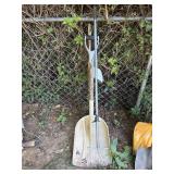 Scoop shovels - rake lot