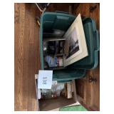 Tote- sun glasses- light bulbs- game lot