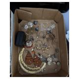 Misc jewelry lot