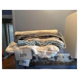 Misc bathroom  rugs 5ct