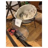 Flower stand- graniteware lot