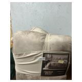 Jeremiah Brent Home 3 pc comforter set F/Q