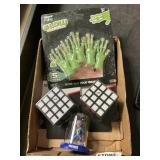 Glow hands- figure- rubiks cube 2 ct