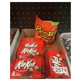 Kit Kat 29 bars -Reeses mini cups bag