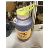 Blogilates insulated bottle 62 fl oz