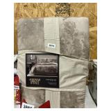 Jeremiah Brent comforter set King