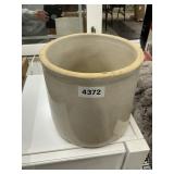 Crock 8in