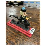 Iron nut cracker