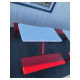 Picnic table