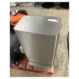 Kohler step trash can SS -USED