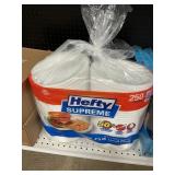 Hefty supreme 8in lunch plates 250ct