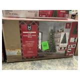 Pre-lit 9ft Augusta pine tree