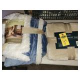 2 New Blankets & 2 Quilts