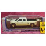 1999 Chevrolet Silverado, Die Cast Truck1:18 Scale