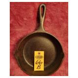 Lodge #5 Cast Iron Pan 8'