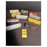 Vtg Model Train Cars