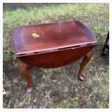Vtg Drop Leaf Queen Anne Style End Table