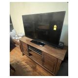 Vizio 42' T V, Toshiba V C R/ D V D Player And