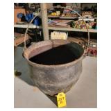 Footed Cast Iron Pot 10'