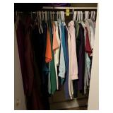Contents Of Closet- Women's Clothing Most Size Xl