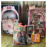 Barbie House, Dawn Pageant, Furniture, Pool, Etc