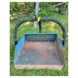 32" Scoop Pan 3 Pt