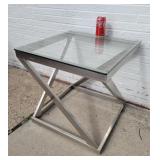 End Table 22"T 22"W 22"D