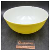 Large Pyrex Bowl Has Chip