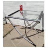 End Table 22"T 22"W 22"D