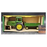 ERTL John Deere Tractor w/Wagon Diecast 1/32 Scale