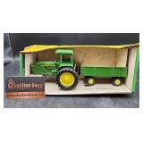 ERTL John Deere Tractor w/Wagon Diecast 1/32 Scale