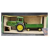 ERTL John Deere Tractor w/Wagon Diecast 1/32 Scale