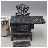 Crescent Cast-iron  little oven