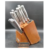 Farberware Knives in Wood Caddy w/Sharpener