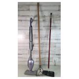 Cleaning Tools Shark powers on - untested