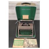 Royal Quiet De Luxe Typewriter