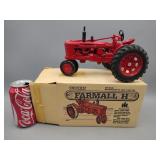 ERTL Farmall H Tractor 1/16 Scale
