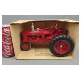 1986 Farmall IH 1/16 Scale