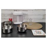 Pampered Chef Baking Stone & Pitcher, Pepper