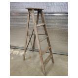 5 Foot Ladder