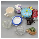Assorted knickknacks, 8 items, there's a pig in