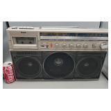 Magnavox Boom Box Plays Music - Eats Cassette