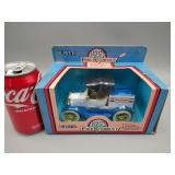 1986 ERTL Ford Runabout Bank1/25 Scale