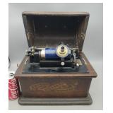 Edison Standard Phonograph - Spins